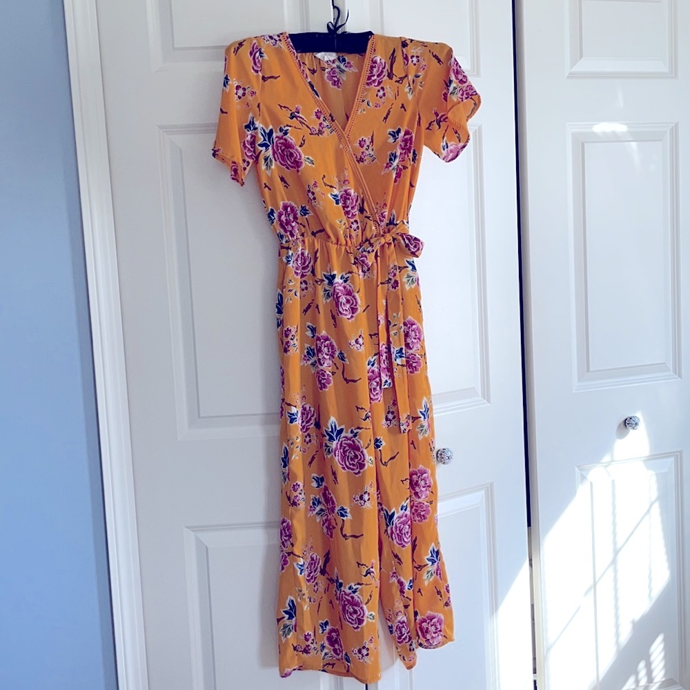 Floral Short-sleeve Jumpsuit with Pockets